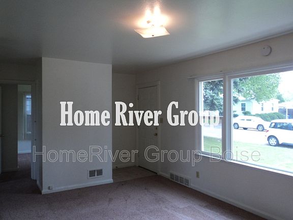3rd image of 2906 W Dill Dr