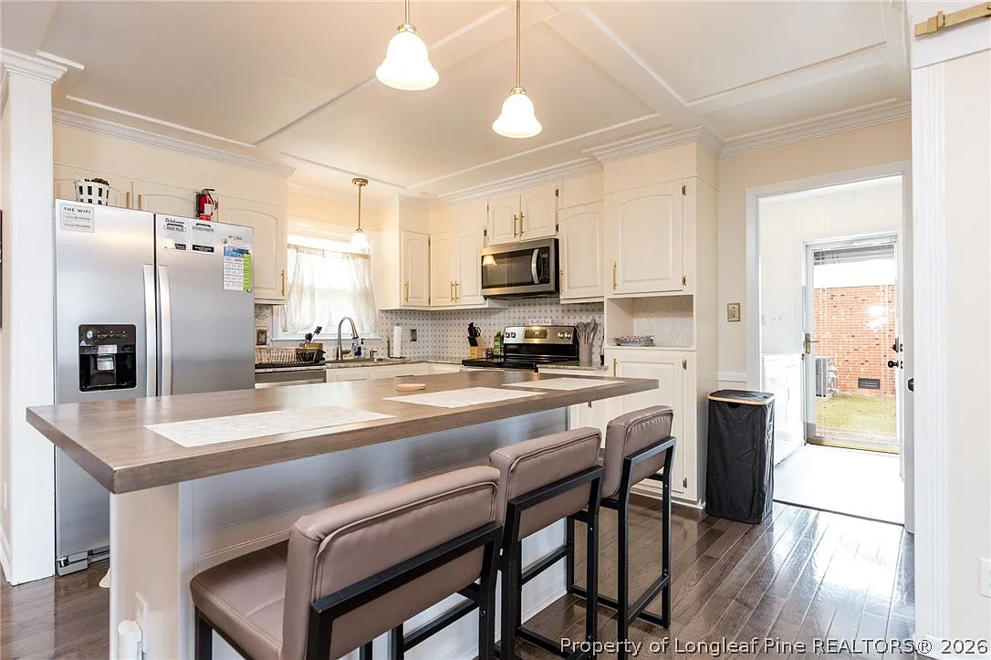 4 bed, 2.0 bath, 1668 sqft, $860 — Photo 4