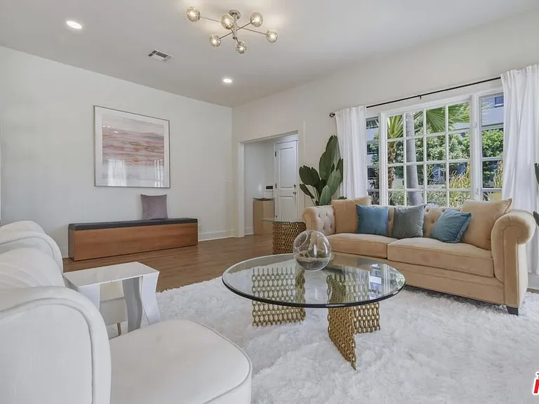 653 N West Knoll Dr — Photo 5