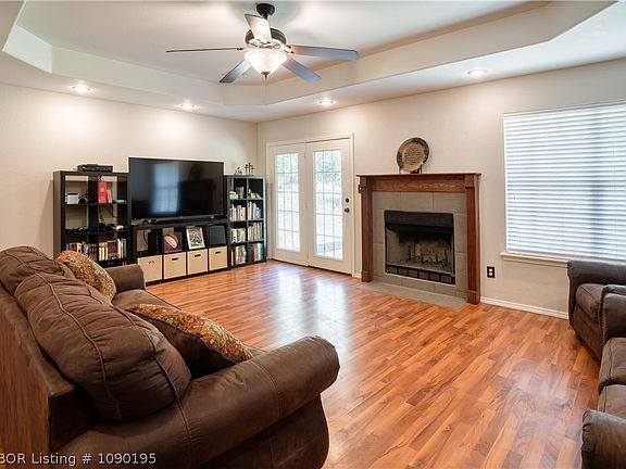 4th image of 7926 Bucella Rd