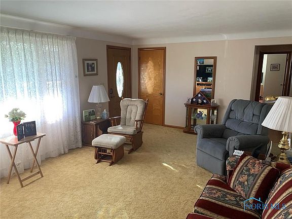2nd image of 902 Parkview Ave