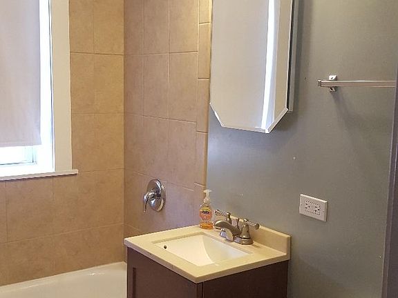 4th image of 49 South Blvd APT 3W