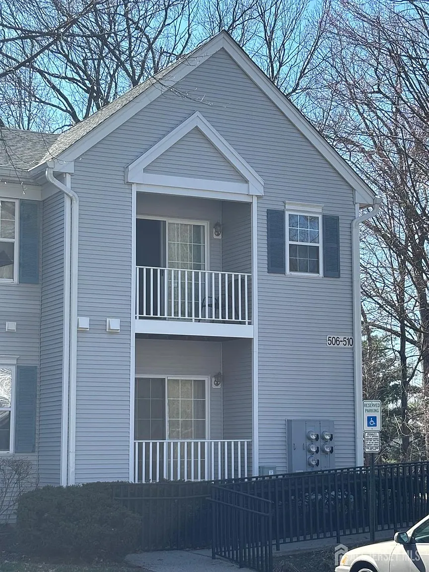 510 Cypress Ln photo 1