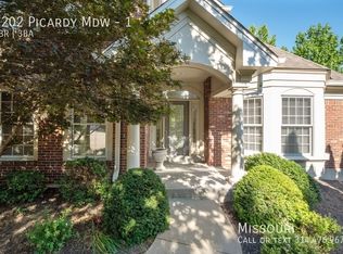 2202 Picardy Meadow Ln #1, Chesterfield, MO 63017