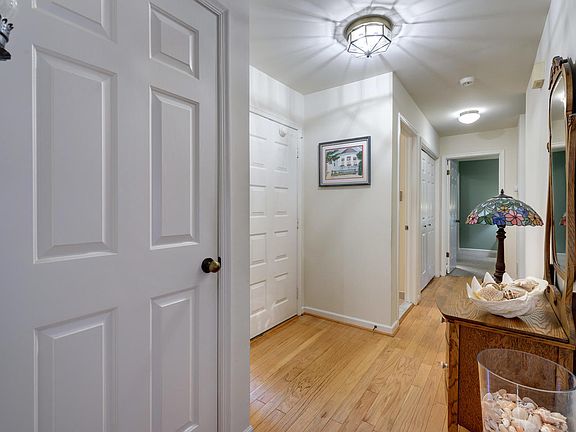 4th image of 380 Eaton Way