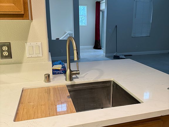 3rd image of 27049 Fairway Ln