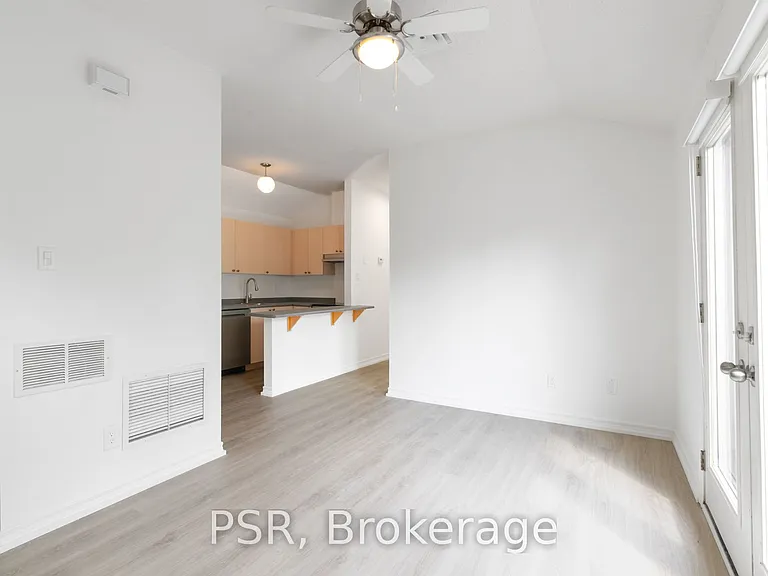 1355 Bayview Ave #CH3 — Photo 9