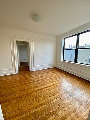 5th image of 3114 35th St APT 3B