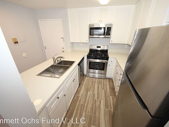 5th image of 10615 Rose Ave #10498096