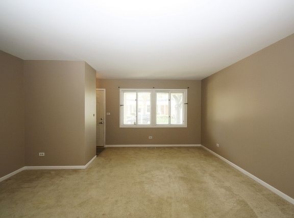 2nd image of 403 Fairfield Ct