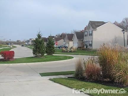 4th image of 8373 Burlington Dr