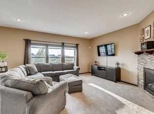 143 Pottok Ln, Shakopee, MN 55379