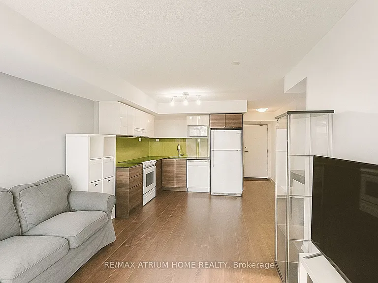 72 Esther Shiner Blvd #320 — Photo 3