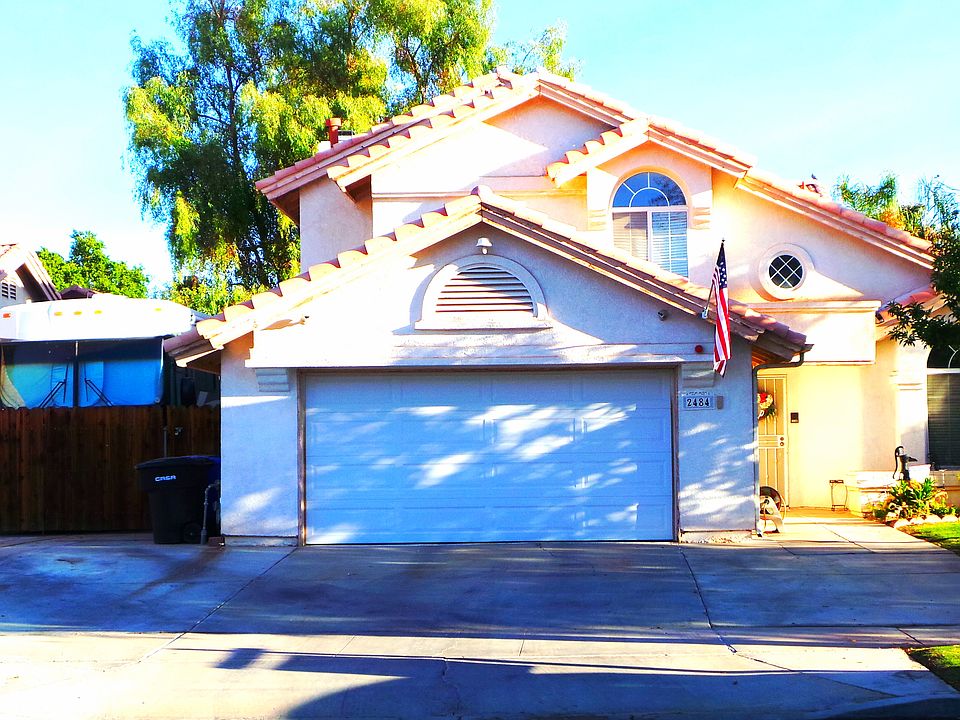 1st image of 2484 Sandalwood Dr