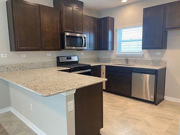 4th image of 67 Wineberry Ln