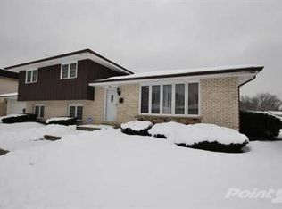 9115 S Komensky Ave, Oak Lawn, IL