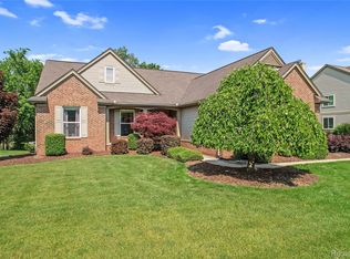 1267 Chemung Forest Dr, Howell, MI