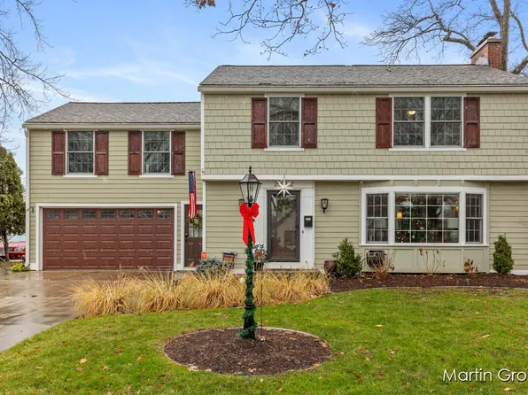 2612 Beechwood Dr SE, East Grand Rapids, MI 49506