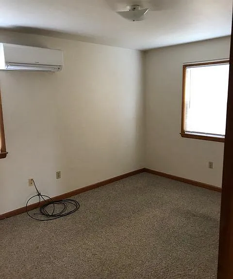 102 E Green St — Photo 9