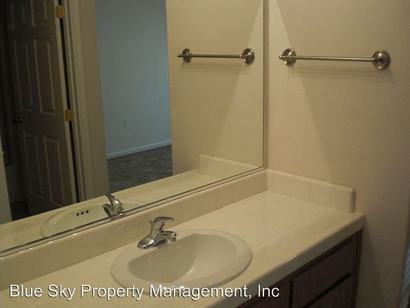 5th image of 2309 W Lark Ave