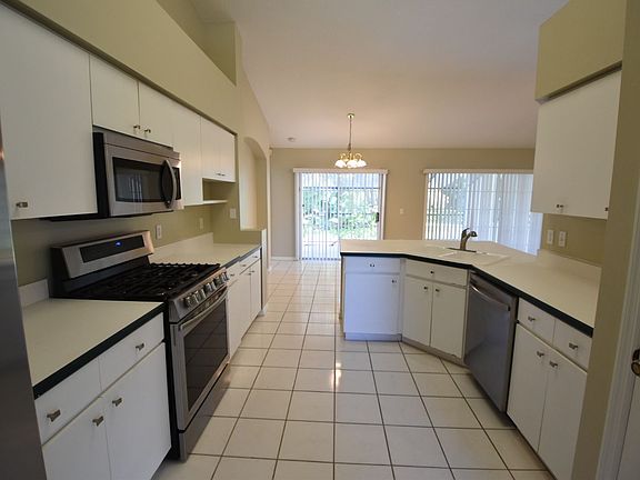 5th image of 28502 Fairweather Dr
