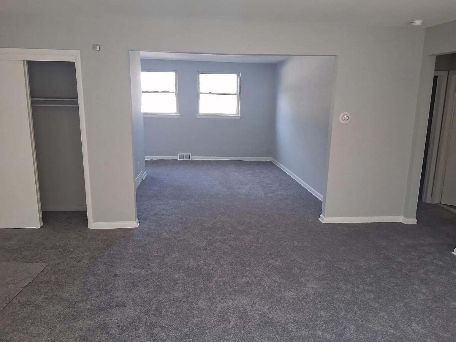 2 bed, 900 sqft, $1,500 — Photo 2