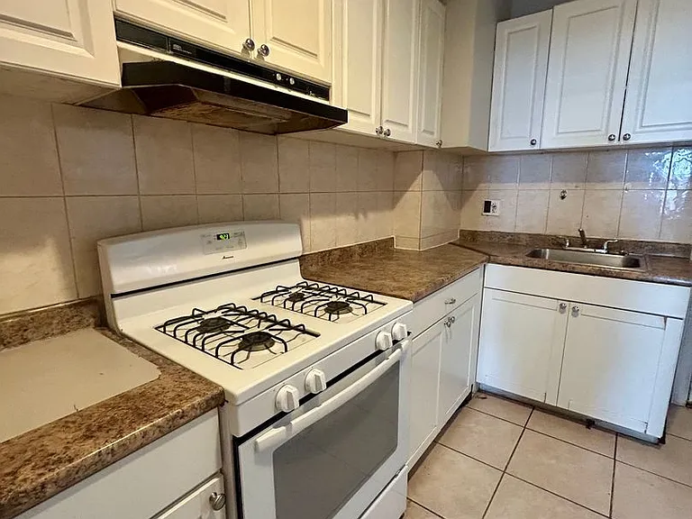 605 Eisenbrown St — Photo 32
