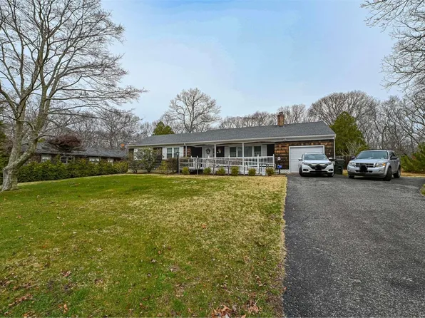 81 Roses Grove Rd, Southampton, NY 11968