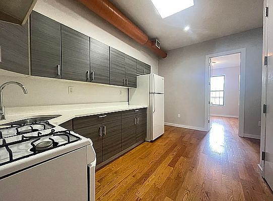 1st image of 427 Marion St APT 2L