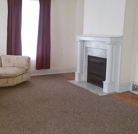 3rd image of 716 N 10th St