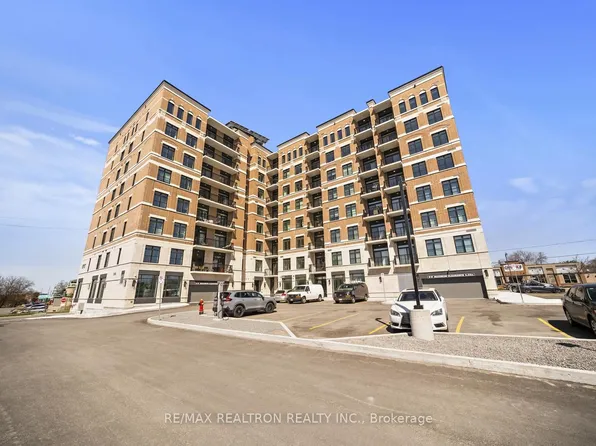 5917 Main St #Penthouse 811, Whitchurch Stouffville, ON L4A 5G4