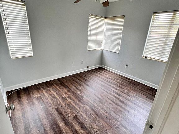 2nd image of 828 Laurel Ave Unit 2