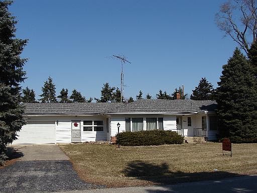 1st image of 940 E Alma Dr