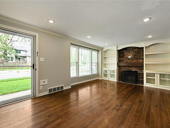 5th image of 7409 Nall Ave