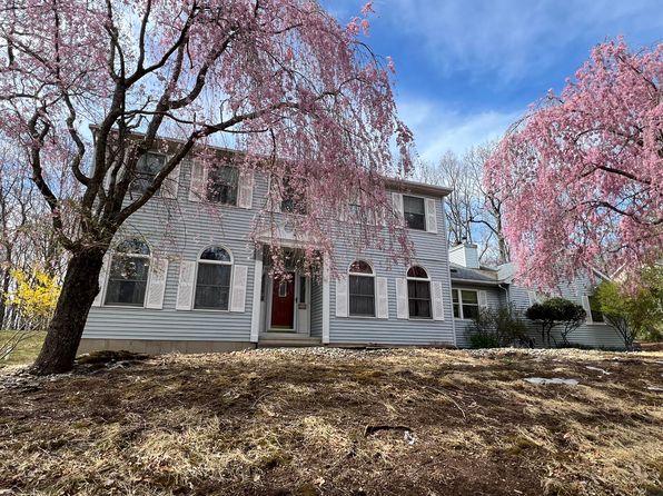 125 Ponder Ln, Scotrun, PA 18355