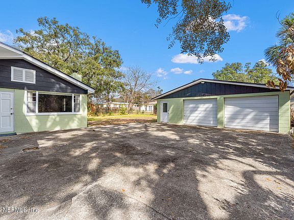 3rd image of 7307 ROSLYN Road