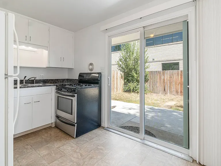 81 W Southern St — Photo 3