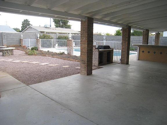 3rd image of 1227 W Auburn Dr