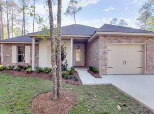 66043 Cypress St, Mandeville, LA 70448