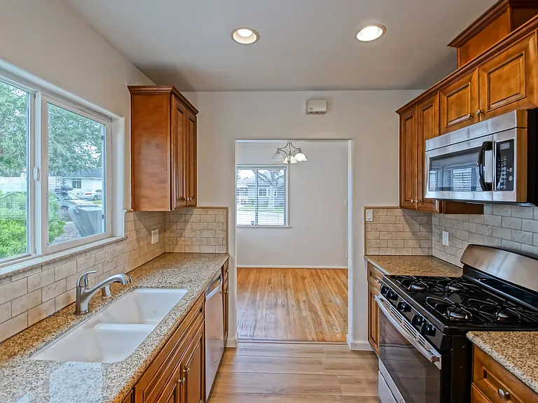 2911 Blaisdell Ave — Photo 17