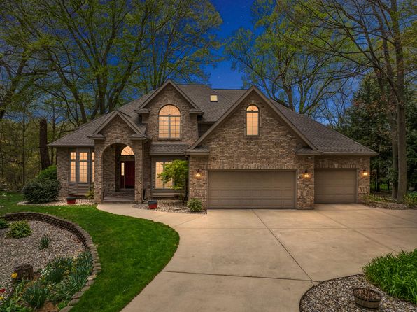 2223 Wooded Way, Stevensville, MI 49127