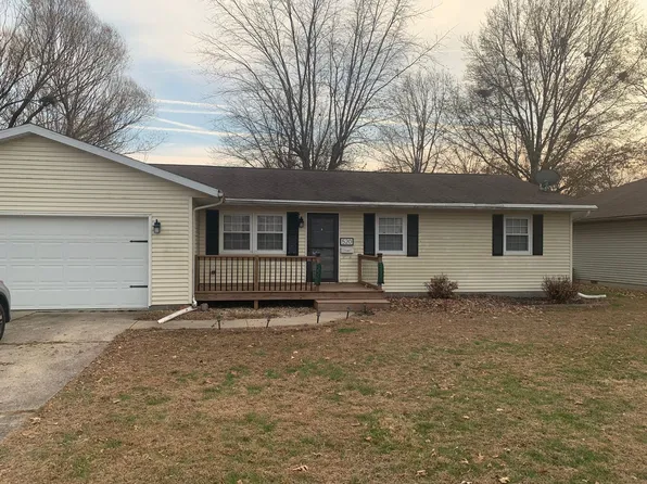 520 E Mulberry St, Chatham, IL 62629