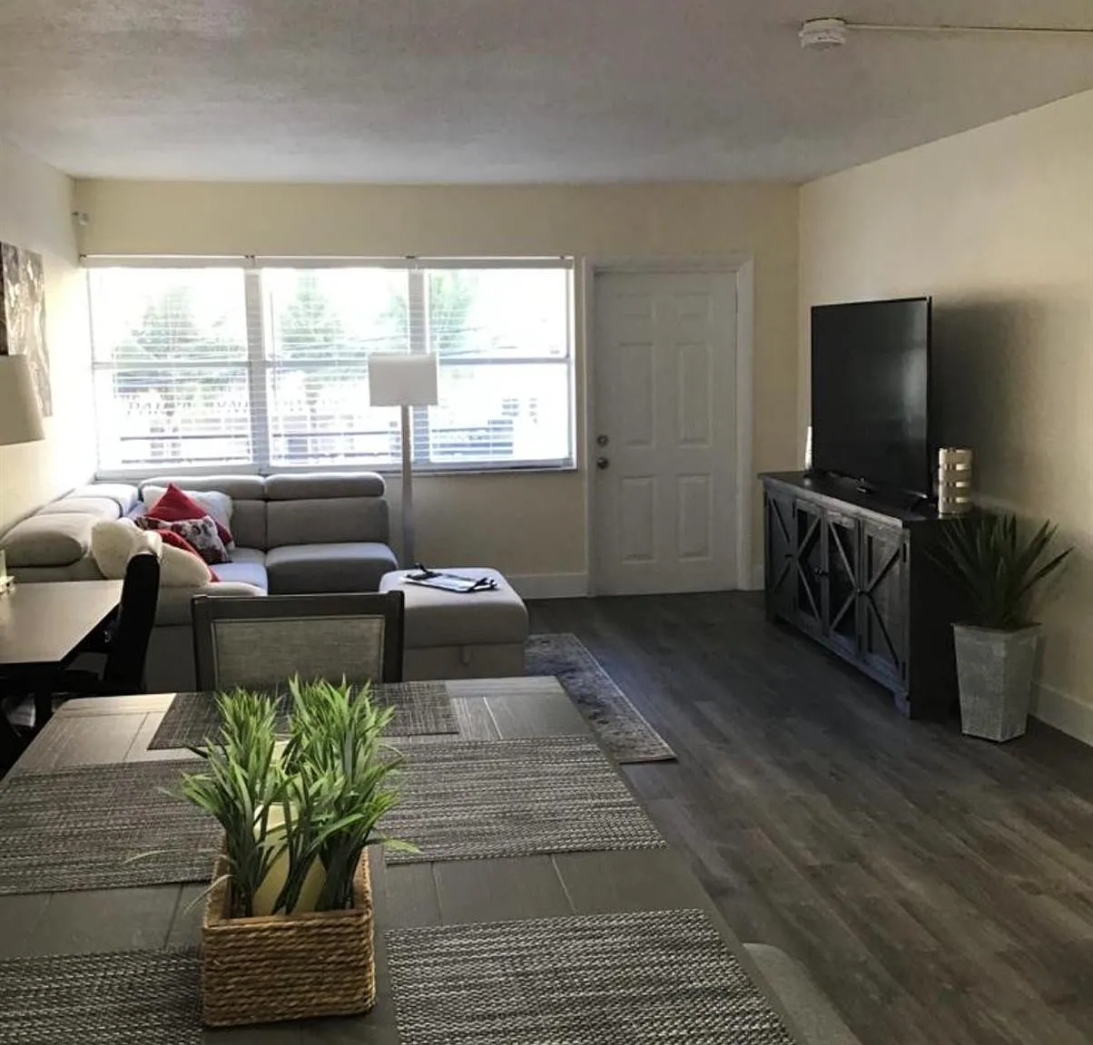 2 bed, 2.0 bath, $2,550 — Photo 4