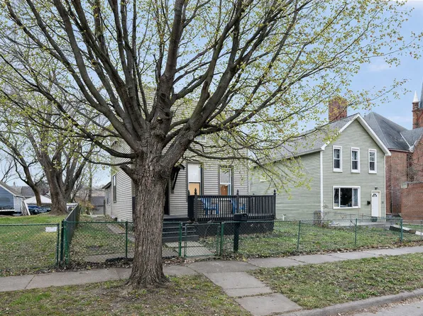 116 Sycamore St E, Saint Paul, MN 55117