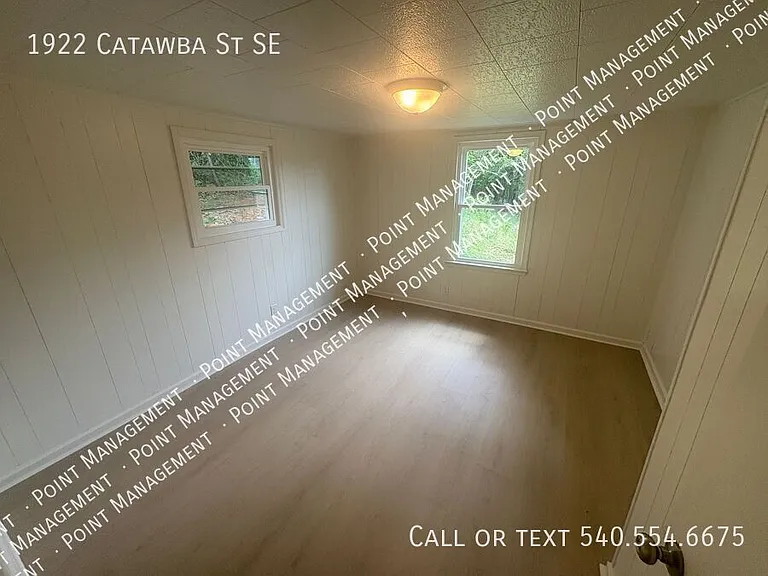 1922 Catawba St SE — Photo 5