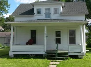 1025 E 10th St, Fremont, NE 68025