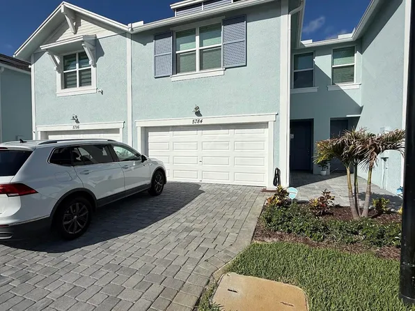 5784 SE Edgewater Cir, Stuart, FL
