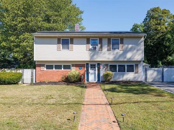 461 Ann Street, Babylon, NY 11702