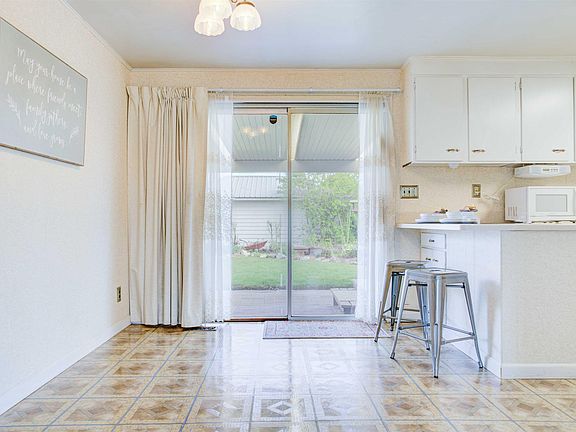 5th image of 1715 N 18th Ave