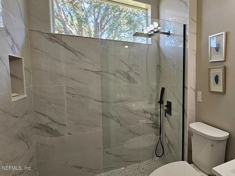 212 Island Green Dr — Photo 12